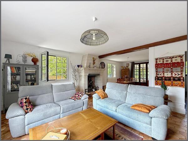 Grande propriété avec 3 logements distincts pouvant être regroupés en un seul logement