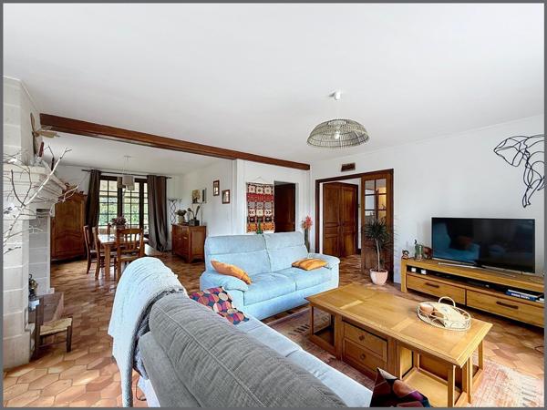 Grande propriété avec 3 logements distincts pouvant être regroupés en un seul logement