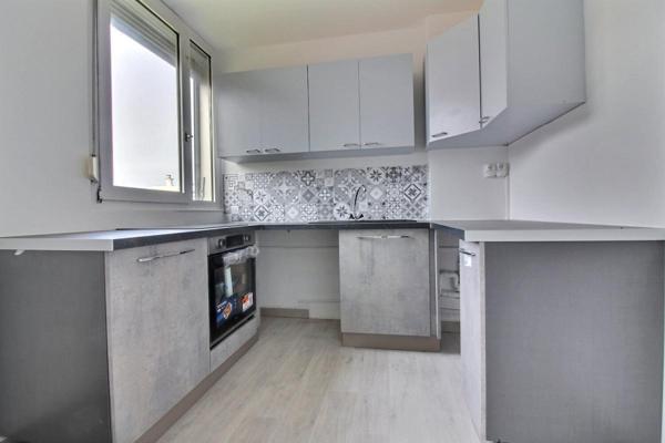 Firminy 42700 hyper centre Appartement traversant 67 m² 2 chambres