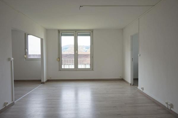 Firminy 42700 hyper centre Appartement traversant 67 m² 2 chambres