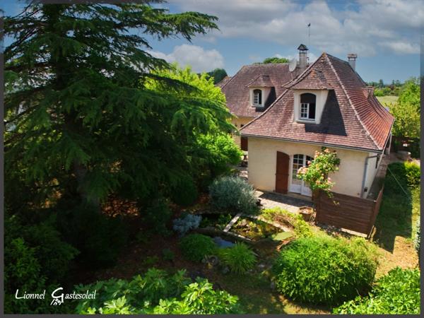 Périgourdine idéalement située 5 chambres sur un beau terrain Paysager à Pineuilh (33)