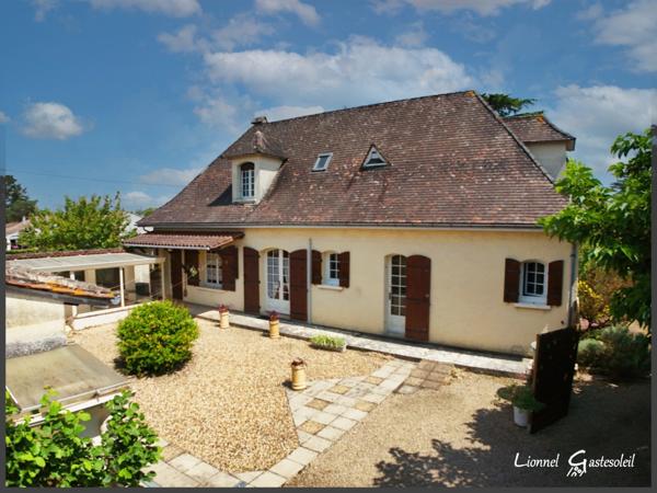 Périgourdine idéalement située 5 chambres sur un beau terrain Paysager à Pineuilh (33)
