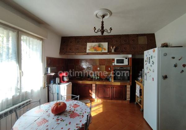 Charente, Luxé. Maison 142 m², 3 chambres, jardin et grange.