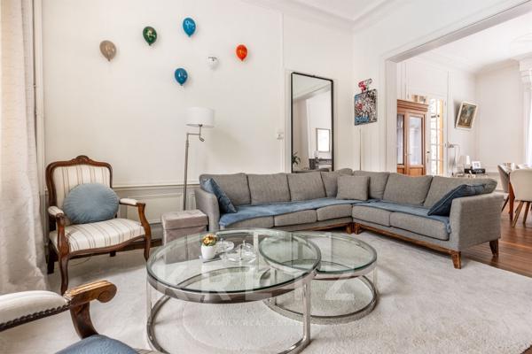 DEMEURE BOURGEOISE rénovée en centre-ville