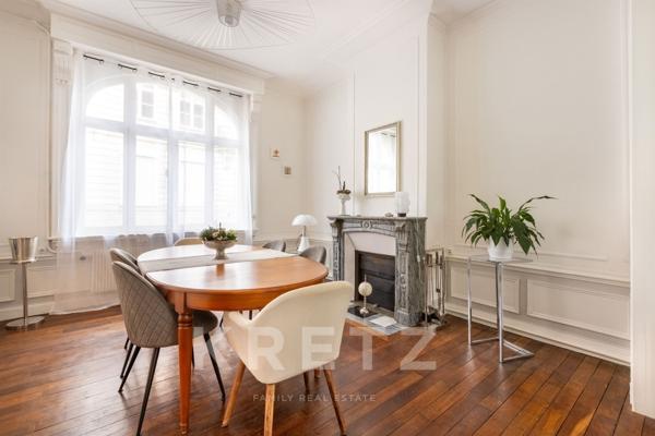 DEMEURE BOURGEOISE rénovée en centre-ville