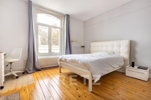 DEMEURE BOURGEOISE rénovée en centre-ville