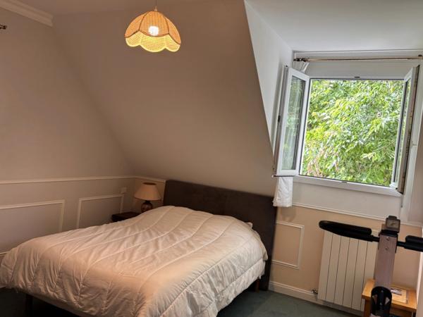 Maison spacieuse dans un quartier résidentiel!