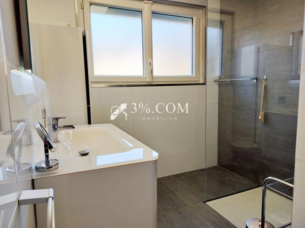 Villa 7 pièce(s) 5 chambre(s) 137 m²