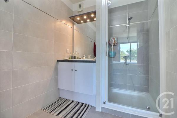 Appartement T2 à vendre  2 pièces - 50,60 m2 FREJUS - 83