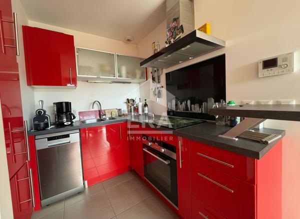 A vendre en centre ville dans résidence de 2014 avec ascenseur  !