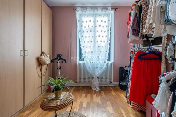 Vente                                                      Maison
                        
                     4 pièces                      75 m2                     à Nogent-sur-Marne