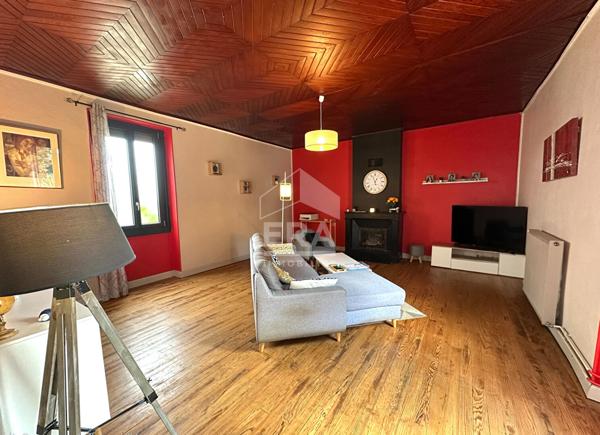 Corps de ferme 7 pièces à vendre au centre de Tarbes.