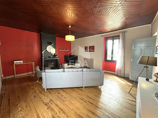 Corps de ferme 7 pièces à vendre au centre de Tarbes.