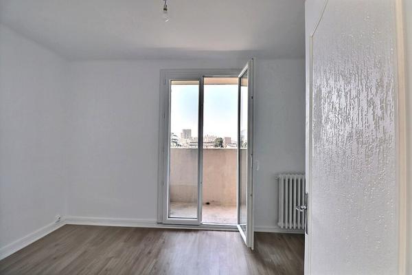 APPARTEMENT T4 DE 65 M2 3 CHAMBRES AVEC BALCON 13009