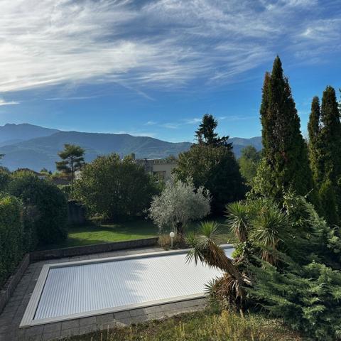 Maison comprenant un terrain divisible et constructible