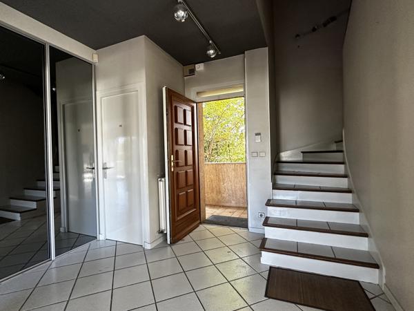Maison comprenant un terrain divisible et constructible