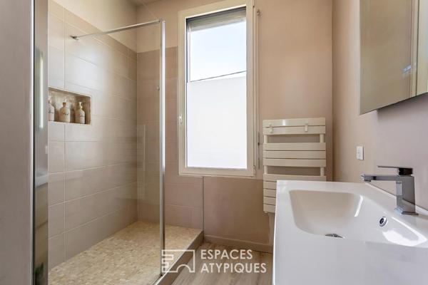 Charmante maison avec jardin et piscine, proche du quartier de la Doua