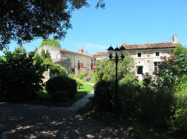 ANCIENNE CLOSERIE, 10 PIECES, 355 M²