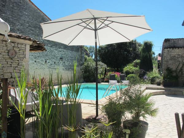 ANCIENNE CLOSERIE, 10 PIECES, 355 M²