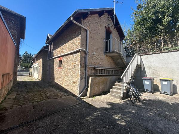 Immeuble en Pierre de Taille Centre-Ville d'Orsay