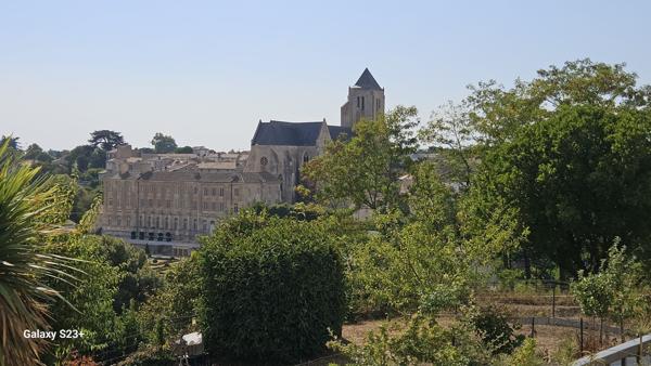 MAISON DE PLAIN-PIED AVEC VUE SUR L'ABBAYE