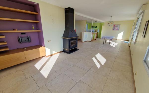 Maison à vendre    5 pièces •  Locquirec