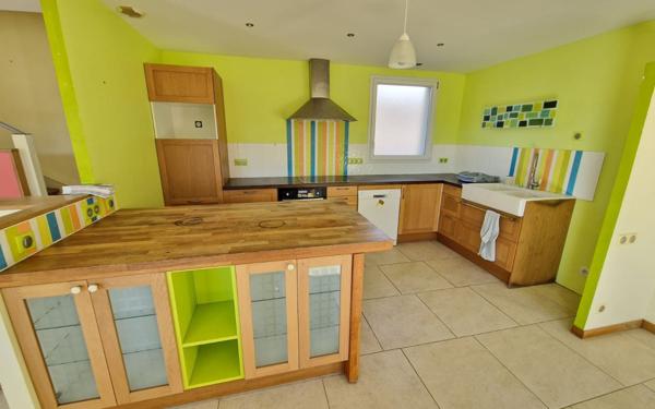 Maison à vendre    5 pièces •  Locquirec