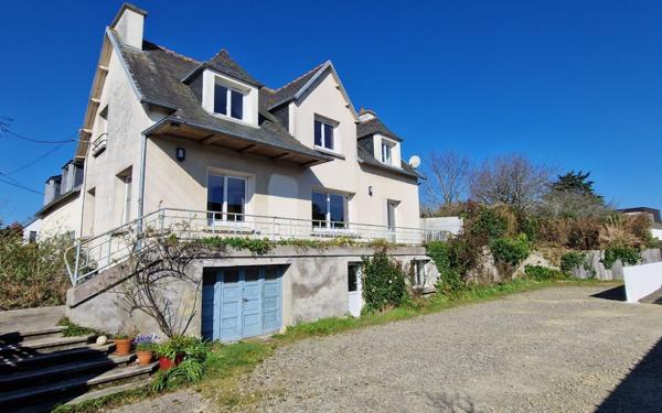 Maison à vendre    5 pièces •  Locquirec