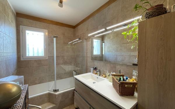 Maison à vendre    4 pièces •  Lagorce