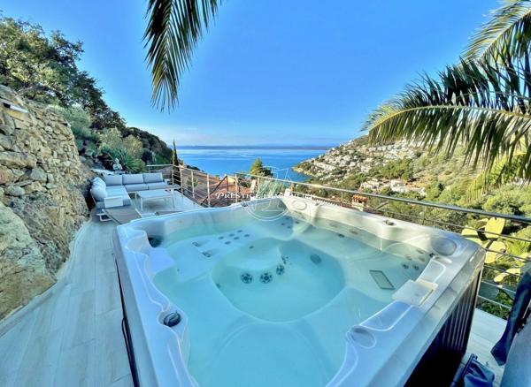 Exclusivité Roses – Magnifique villa vue mer, plage 600m