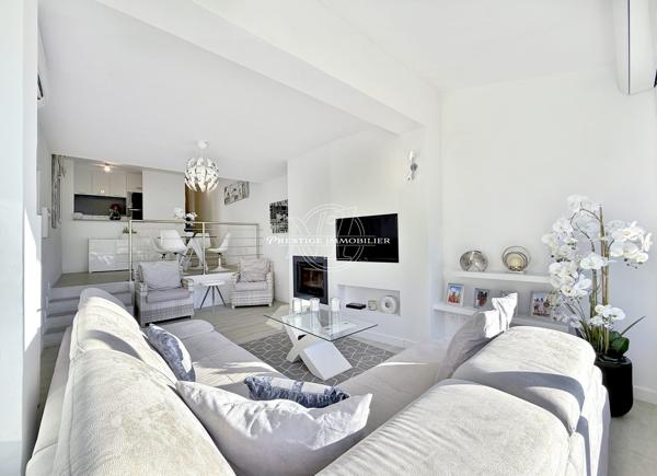 Exclusivité Roses – Magnifique villa vue mer, plage 600m