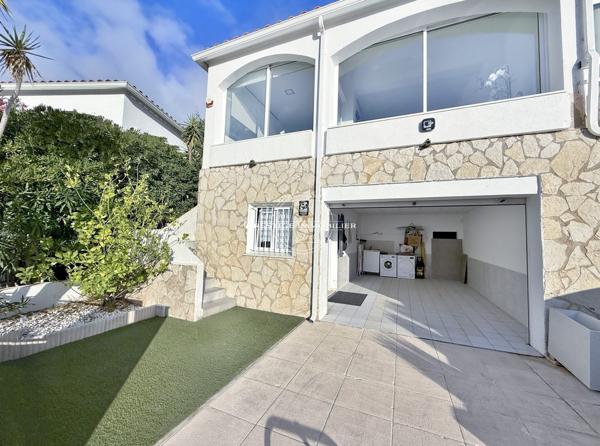 Exclusivité Roses – Magnifique villa vue mer, plage 600m