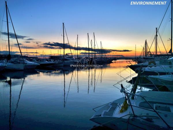 Exclusivité Roses – Magnifique villa vue mer, plage 600m