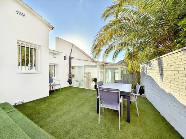 Exclusivité Roses – Magnifique villa vue mer, plage 600m