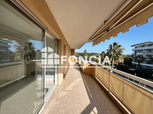 Location Appartement 3 pièces 61 m² - 849 CHEMIN DES COMBES Antibes 06600