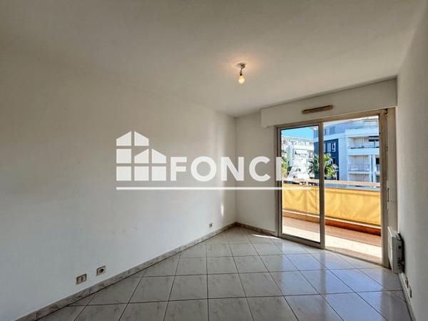 Location Appartement 3 pièces 61 m² - 849 CHEMIN DES COMBES Antibes 06600