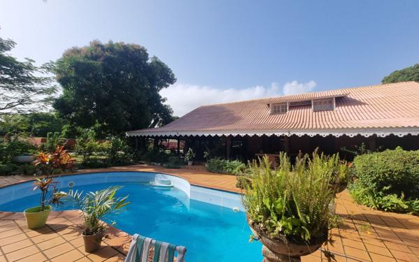 Maison à vendre    6 pièces •  Remire-Montjoly