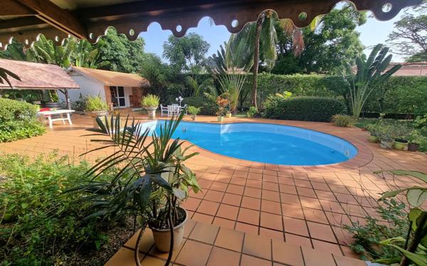 Maison à vendre    6 pièces •  Remire-Montjoly