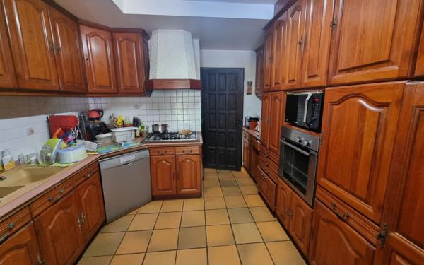 Maison à vendre    6 pièces •  Remire-Montjoly