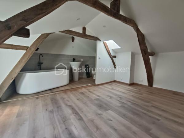 Vends Maison de Ville de type 4 de 105 m2 entièrement Rénovée avec 2 Terrasses et stationnement devant celle-ci.
Emplacement Idéal, donnant accès au Centre-Ville d’un des plus Beaux Villages de France : Belvès, une commune touristique du Périgord Noir, avec toutes les commodités à pieds, boulangerie, commerces, restaurants, hôtels, marchés, hôpital, banques, assurances, médecins, pharmacie, etc .... à 5 mn de Siorac du Périgord, 10mn de Monpazier, 15 mn de Saint Cyprien, 20 mn du Bugue et 30mn de Sarlat.

Le Rez de Chaussée comprend : 1 Salon de 14 m2, 1 Cuisine de 17 m2, 1 Belle Entrée avec escalier bois, 1 Rangement donnant accès dans la cuisine et 1 Terrasse pouvant accueillir 1 Jacuzzi ou autres.

Le 1er Etage comprend : 1 Chambre de 21 m2 avec sa propre Salle d’eau et Wc, 1 Chambre de 21 m2 avec sa propre Salle de bains et Wc, 1 Chambre de 15 m2, 1 Salle d'Eau avec Wc indépendante, 1 Dégagement et 1 Terrasse.

Le plus, 1 Jardinet de 189 m2 à 200 ml de la maison.

Côté Technique : Menuiseries bois à double vitrage, Electricité neuve, Plomberie Sanitaire neuve, Assainissement collectif ( tout à l’égout ),.... pas de chauffage ni de climatisation.

Prix de vente : 210 000 € F.A.I. ( frais agent à la charge du vendeur )

* 4 photos sont non contractuelles IA

Date de réalisation du diagnostic : En cours
Consommation conventionnelle :         kWh/m2/an
Estimation des émissions :        kg CO2/m2/an
Estimation des coûts annuels :       € et      € / an ( 01/2021 )
Taxe Foncière 2025 = 574 €
Les informations sur les risques auxquels ce bien est exposé sont disponibles sur le site Géorisques : www.georisques.gouv.fr
Mandat simple n° 253 877
Contactez-moi rapidement :
Eric Ravaux - EI - BSK Immobilier
Pays de Belvès et ses environs
P : 06 22 76 35 44
E mail : e.ravaux@bskimmobilier.com
Agent Commercial Indépendant RSAC n° 827 965 799 - Bergerac