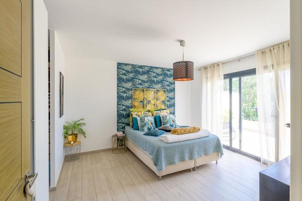 Maison
                                                                                                                                                                                                                                                                                                                        6 pièce(s)                                                                                                                                                                                                          4 chambre(s)                                                                                                                                                                                                          189  m²