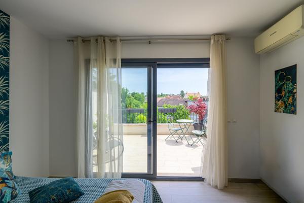 Maison
                                                                                                                                                                                                                                                                                                                        6 pièce(s)                                                                                                                                                                                                          4 chambre(s)                                                                                                                                                                                                          189  m²