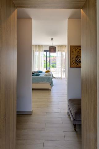 Maison
                                                                                                                                                                                                                                                                                                                        6 pièce(s)                                                                                                                                                                                                          4 chambre(s)                                                                                                                                                                                                          189  m²