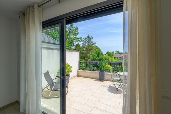 Maison
                                                                                                                                                                                                                                                                                                                        6 pièce(s)                                                                                                                                                                                                          4 chambre(s)                                                                                                                                                                                                          189  m²
