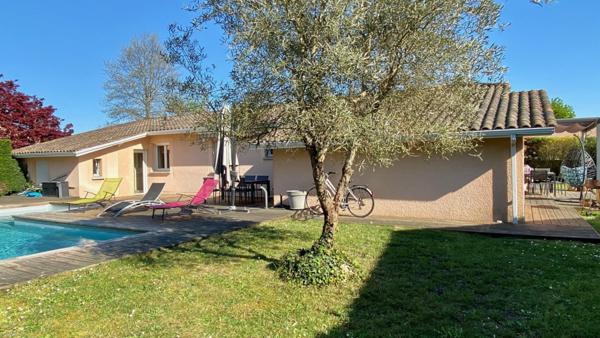 ARES: Contemporaine 4 chambres, piscine