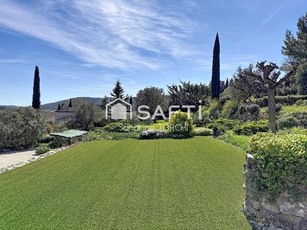 Maison 113m² sur 3180m² avec piscine et dépendance à Draguignan.