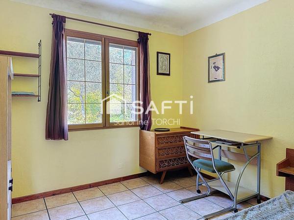 Maison 113m² sur 3180m² avec piscine et dépendance à Draguignan.