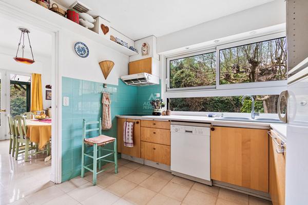 Maison Saint Germain En Laye 8 pièce(s) 197 m2 €997 500 ** - Référence 17234