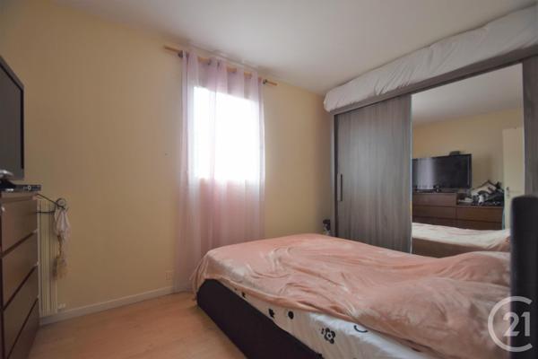 Appartement F3 à vendre  3 pièces - 75,92 m 2   CLICHY SOUS BOIS  - 93