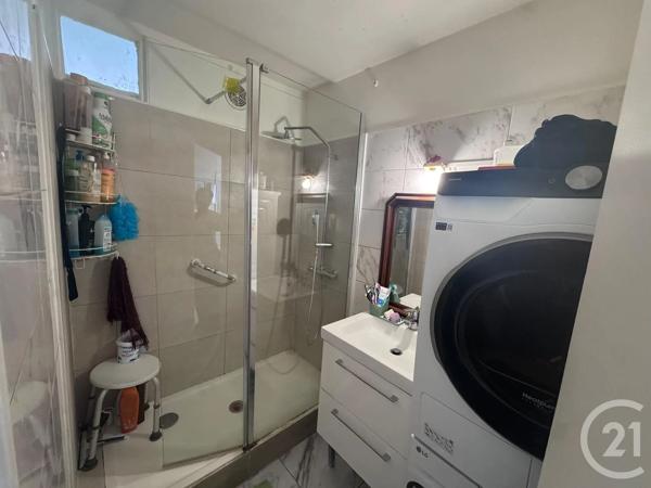 Appartement F3 à vendre  3 pièces - 75,92 m 2   CLICHY SOUS BOIS  - 93